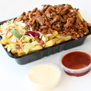 Patat shoarma + saus